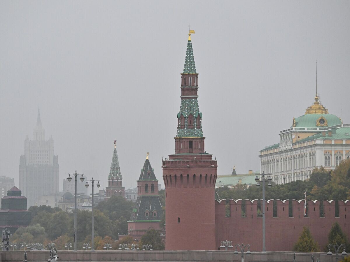    Московский Кремль и здание Министерства иностранных дел РФ | © РИА Новости / Илья Питалев