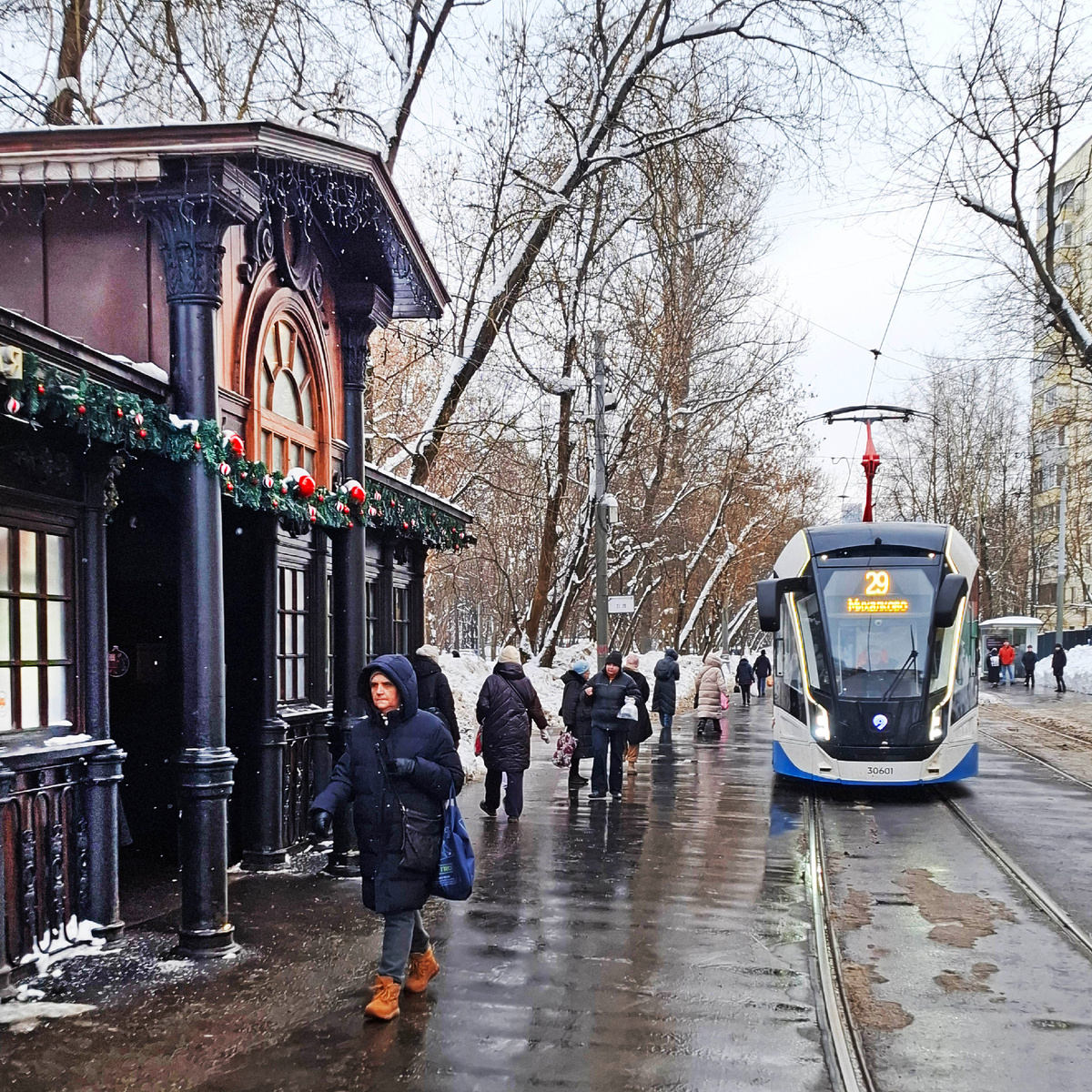 22 января 2026 г. Остановка трамваев №27 и №29 - «Красностуденческий проезд». Фото автора.