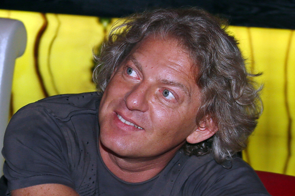 Генеральный продюсер телеканала ТВЦ Александр Олейников на III интеллектуальных играх "студии Довженко" в A-One Cafe, 2013 год ©Валерий Левитин/РИА Новости  📷