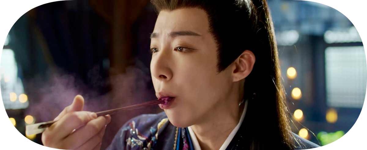 Все попытки навредить хрупкой девушке заканчивались как то так 😉. Кадр из дорамы. Взято в открытом доступе. 