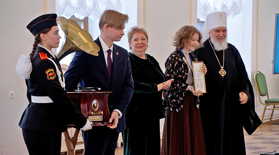    © АО "ТВ Центр"