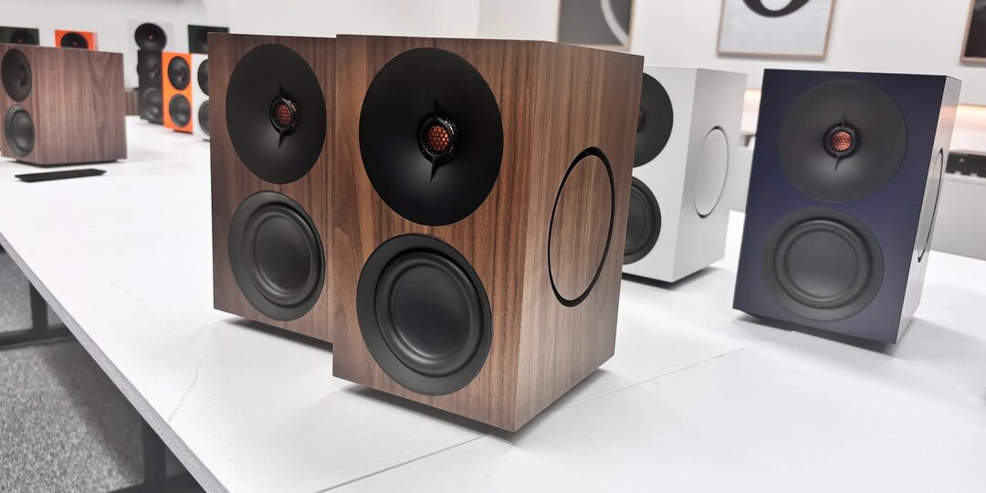 Активная акустика Cambridge Audio L/R X: когда Hi-Fi выходит за рамки классических компонентов