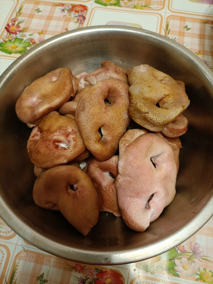 Купила бабка пятаки...