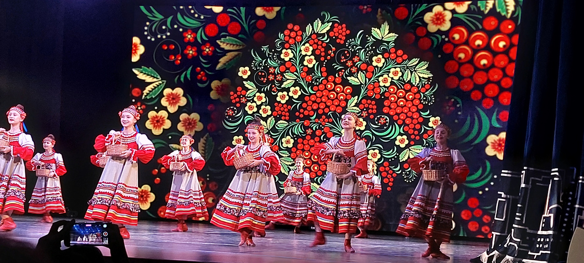  Это не Калинка, но у Калинки подобные наряды есть 