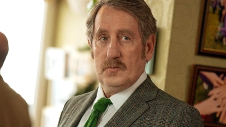 Никаких "тётенек" и лишних килограммов". 55-летний холостяк искал 35-летнюю даму: список требований, который вызвал смех