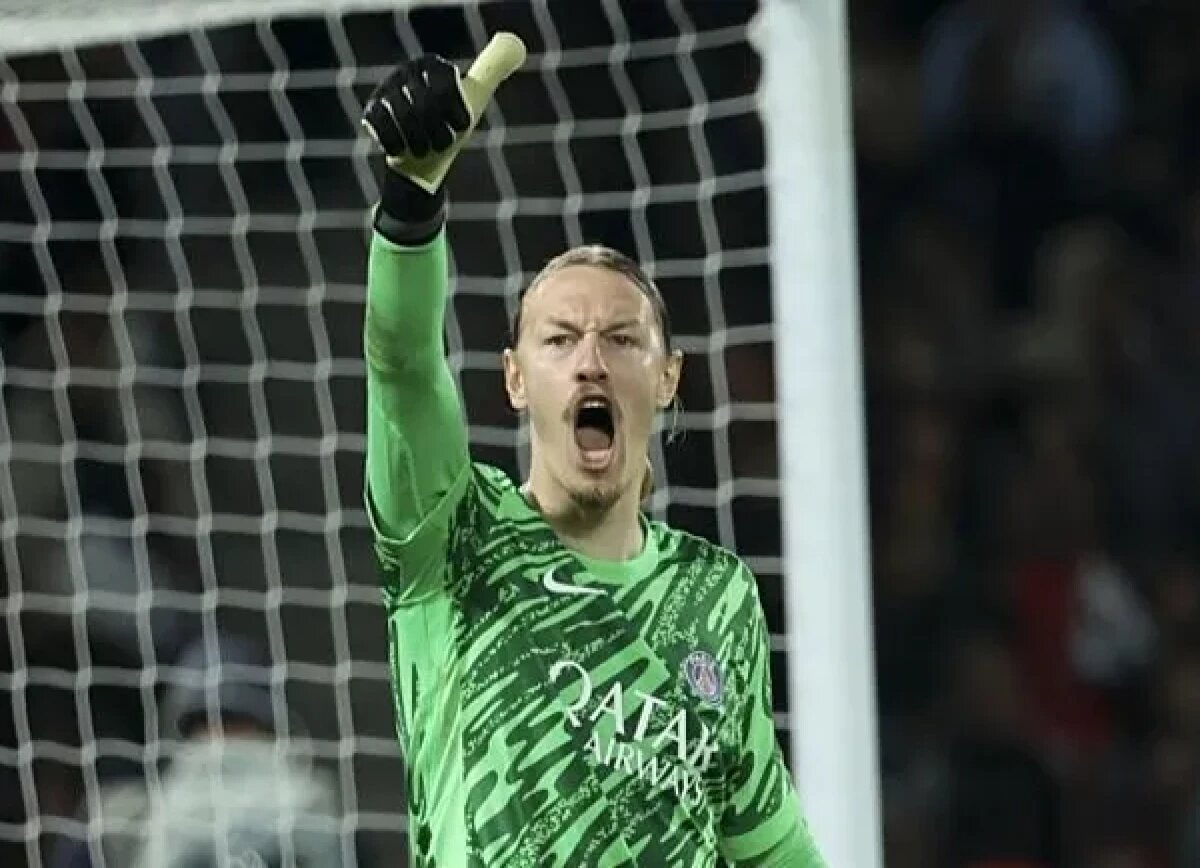     Болельщики «ПСЖ» о затянувшемся возвращении Сафонова: Матвей, нам тебя не хватает