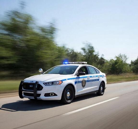 В Петербурге мигрант из Азербайджана, незаконно находящийся на территории России, напал на инспектора ДПС во время оформления ДТП