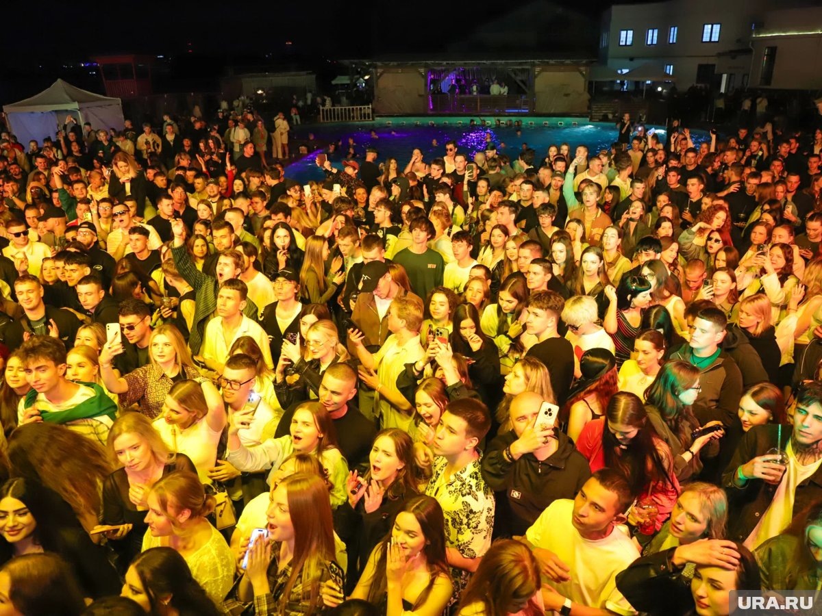     Сотни туристов застряли на Кубе из-за проблем с самолетом Conviasa