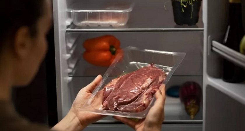 Учёные выяснили, чем чревато хранение мяса в морозилке: запомните эти правила, которые многие нарушают