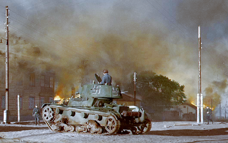 Затрофееный немцами ХТ-133 в Петрозаводске, 1941 г.