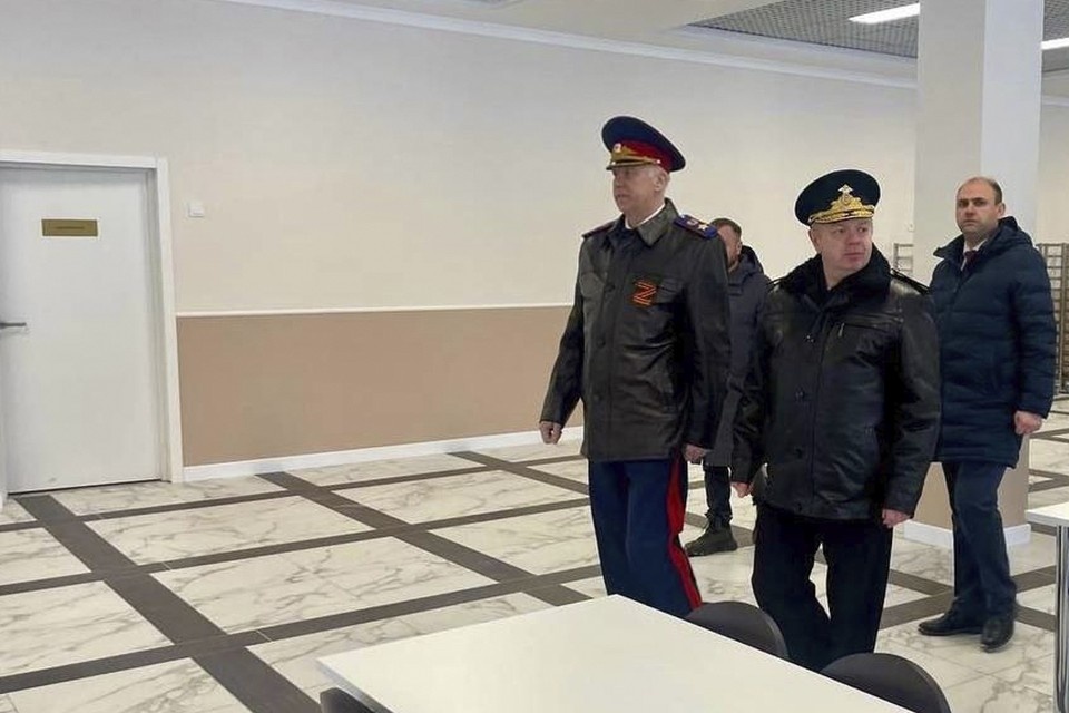    Александр Бастрыкин посетил Петергоф. Фото: t.me/gsuskrf_spb