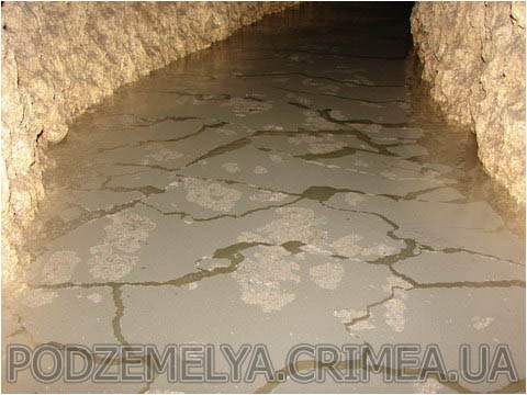 Известковый налет на воде в евпаторийском кяризе