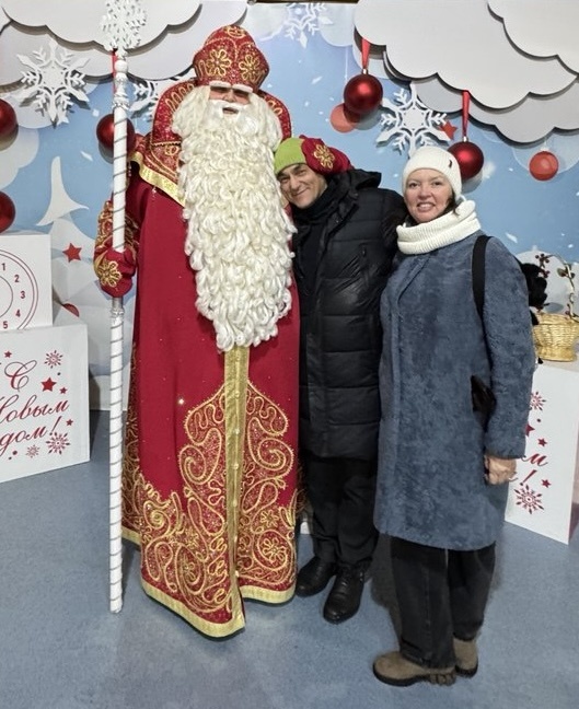 Оцените рост Деда Мороза. Мой рост 180 см. Фото автора