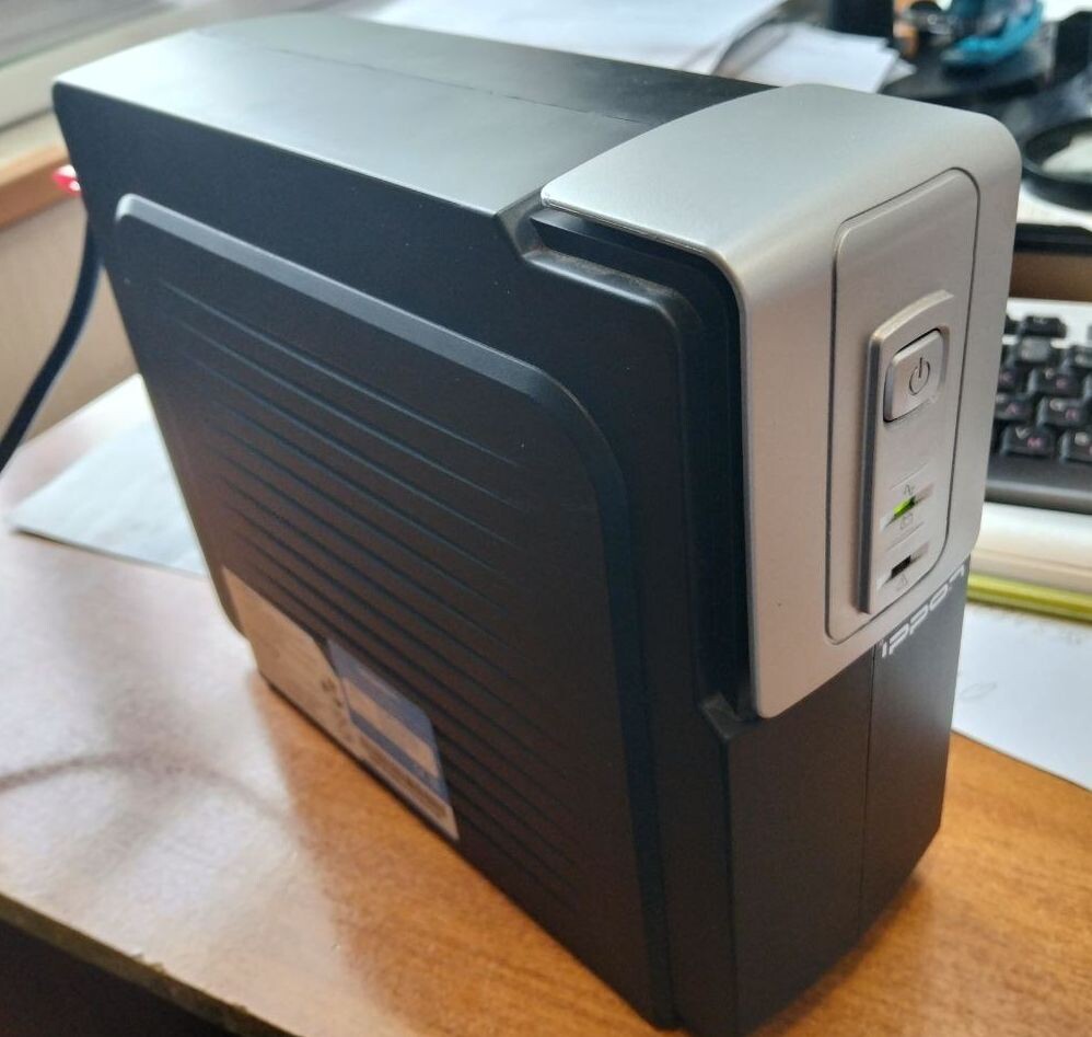 Источник бесперебойного питания Ippon