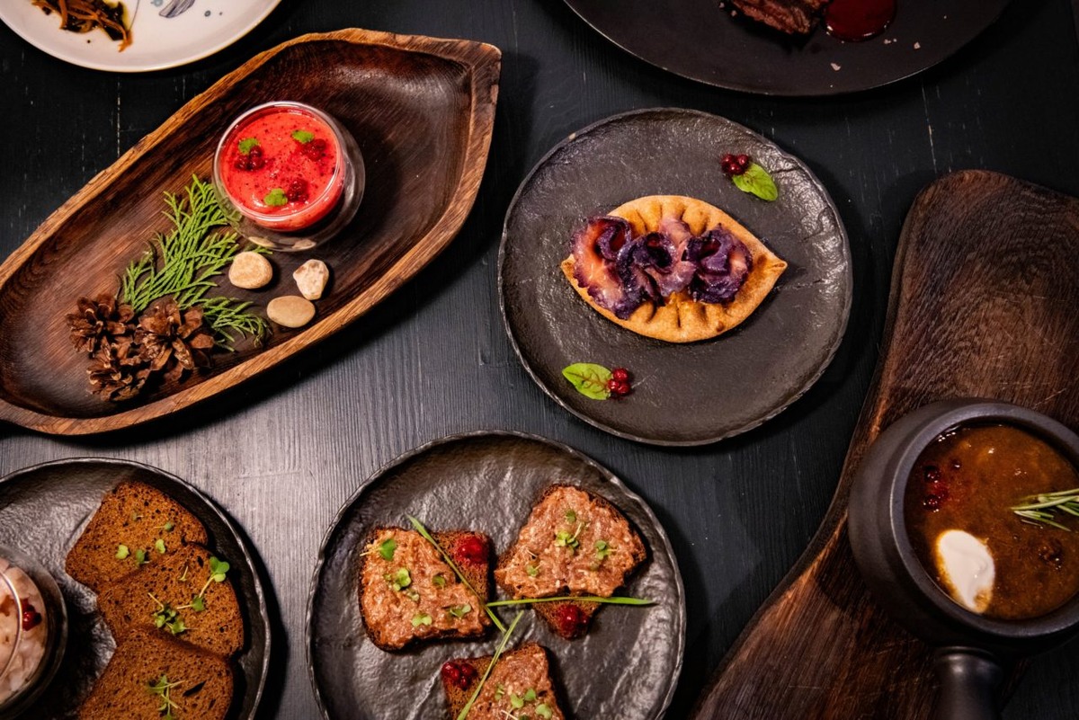    Блюда музея-ресторана "В Карелии есть". Фото: "Республика" / Оксана Кудряшова