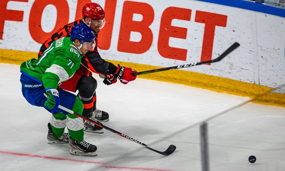    «Салават Юлаев» в матче КХЛ. Фото: ХК «Автомобилист»