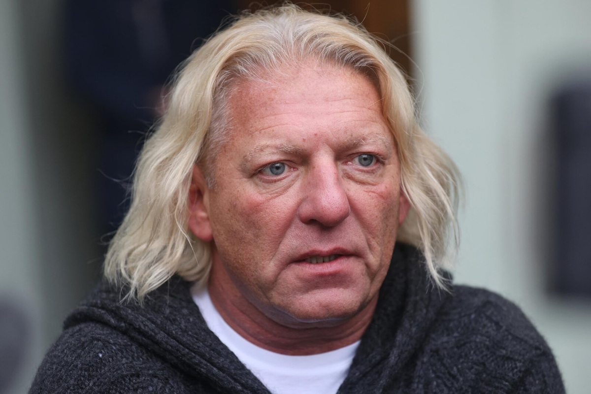     «Умер в машине скорой помощи»: подробности скоропостижной смерти соведущего Ивана Урганта, актера Александра Олейникова