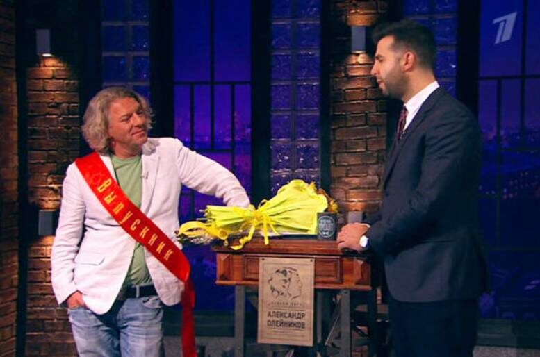    Александр Олейников и Иван УргантКадр из видео