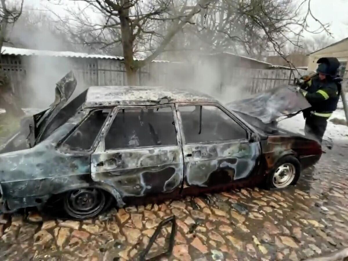    Последствия удара дрона по автомобилю в Запорожской области | © @BalitskyEV