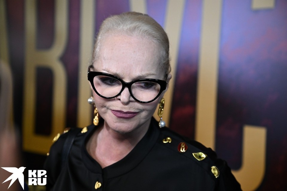  Лариса Александровна - профессор, завкафедрой эстрадно-джазового пения Московского государственного института культуры. Иван МАКЕЕВ