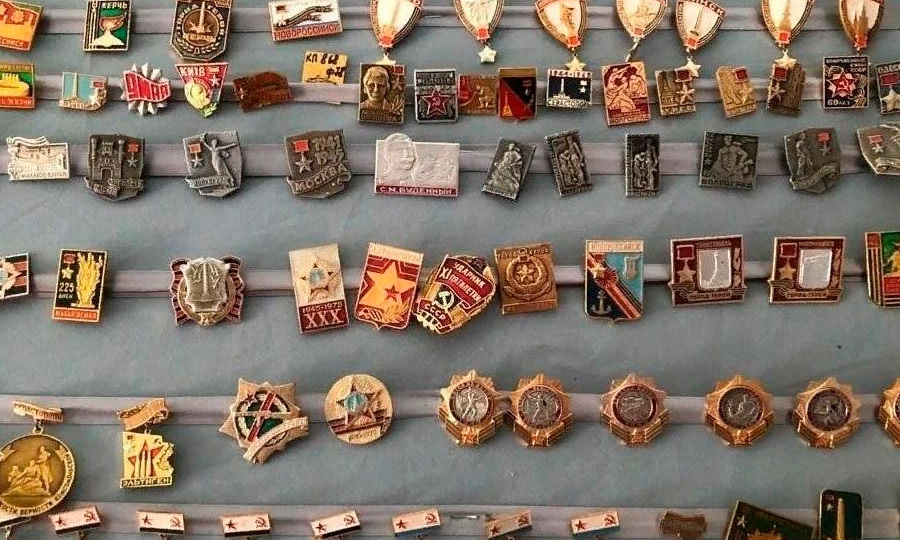 Значки, которые выдали бы секрет: редкие советские значки — история, ценность и куда бежать с коллекцией