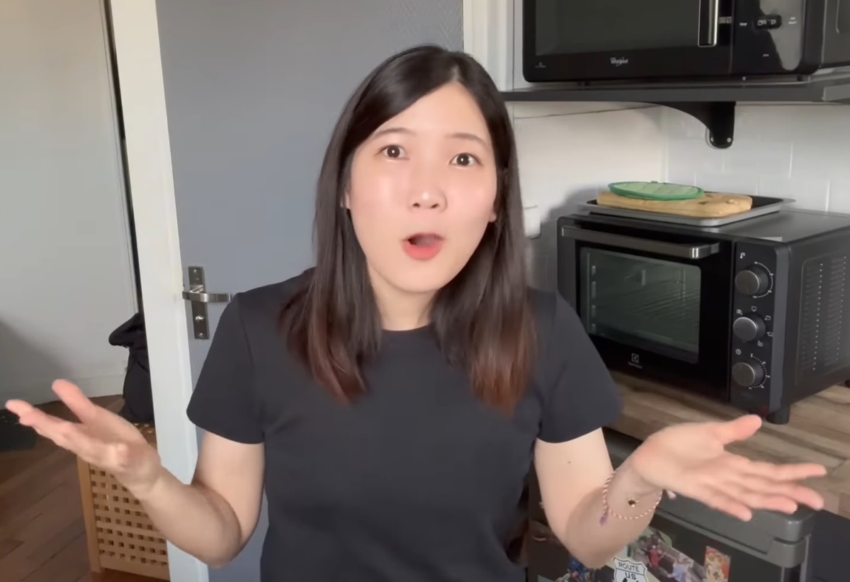 Японка Эрика во Франции (Enchantee Erica/Youtube)