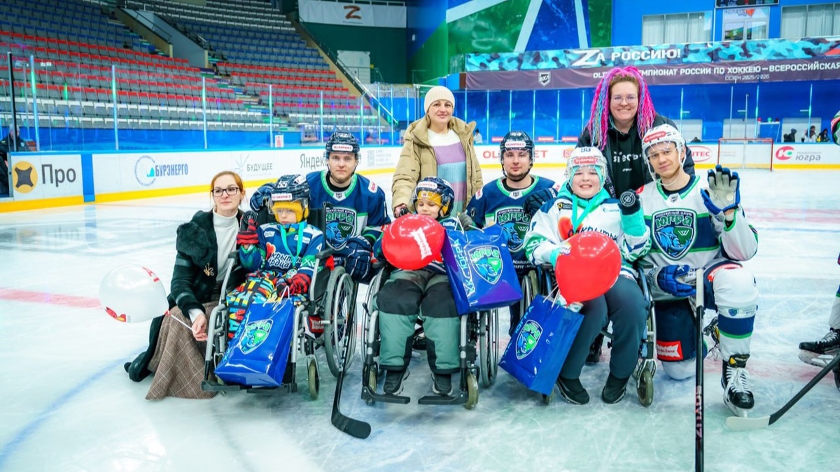     В Ханты-Мансийске прошел юбилейный благотворительный матч «Открытые сердца»