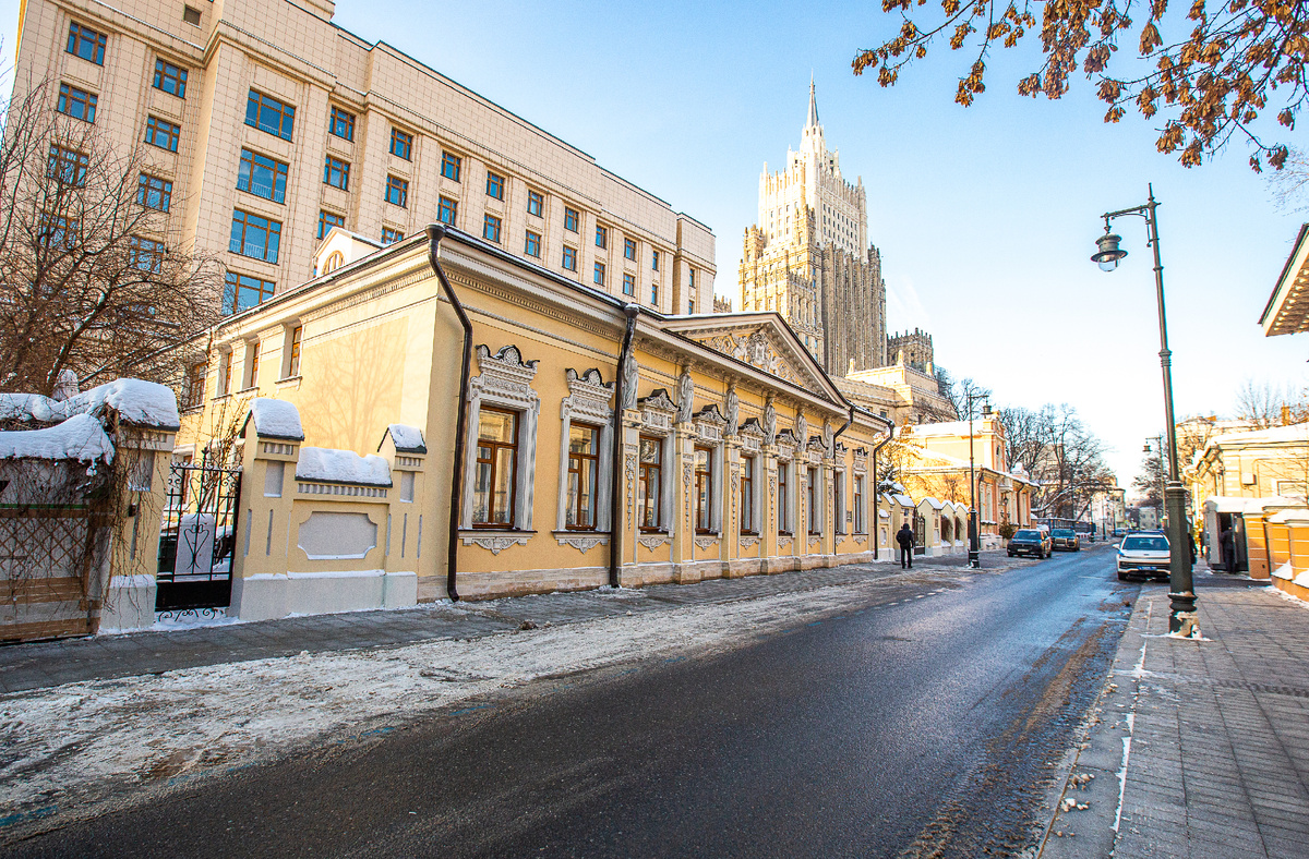 Городская усадьба А.В. Толстого - М. С. Грачёва. Москва. Фото автора статьи