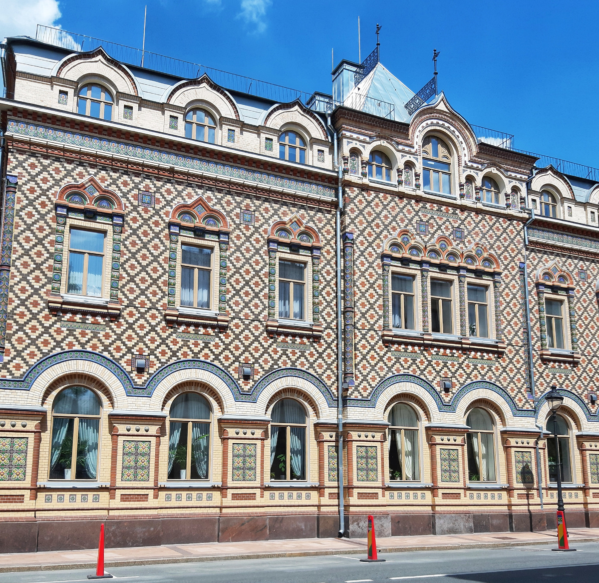 Особняк Лопатиной — узорный терем на Большой Никитской.