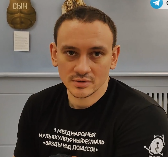 "Мы сами делаем дорогу себе: наш рок! Мы едем в гору давить черный асфальт, каток!"(с) Фото: 24rus.ru