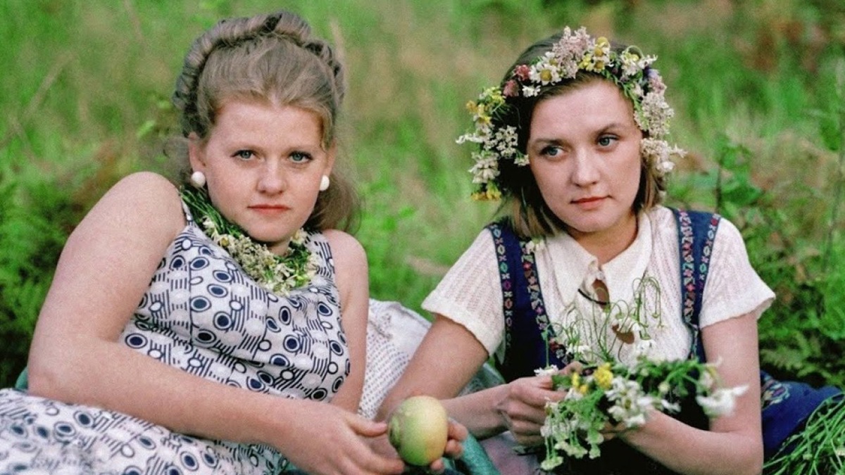 Ирине Муравьёвой на момент съемок фильма "Москва слезам не верит" было 30 лет, а Вере Алентовой - 36 лет. 