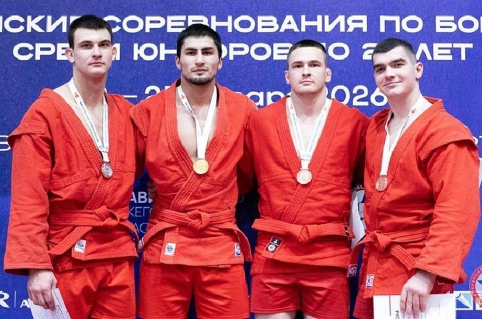    Симферополец завоевал серебряную медаль на первенстве России по самбо. Фото: Telegram-канал главы крымского парламента Владимира Константинова