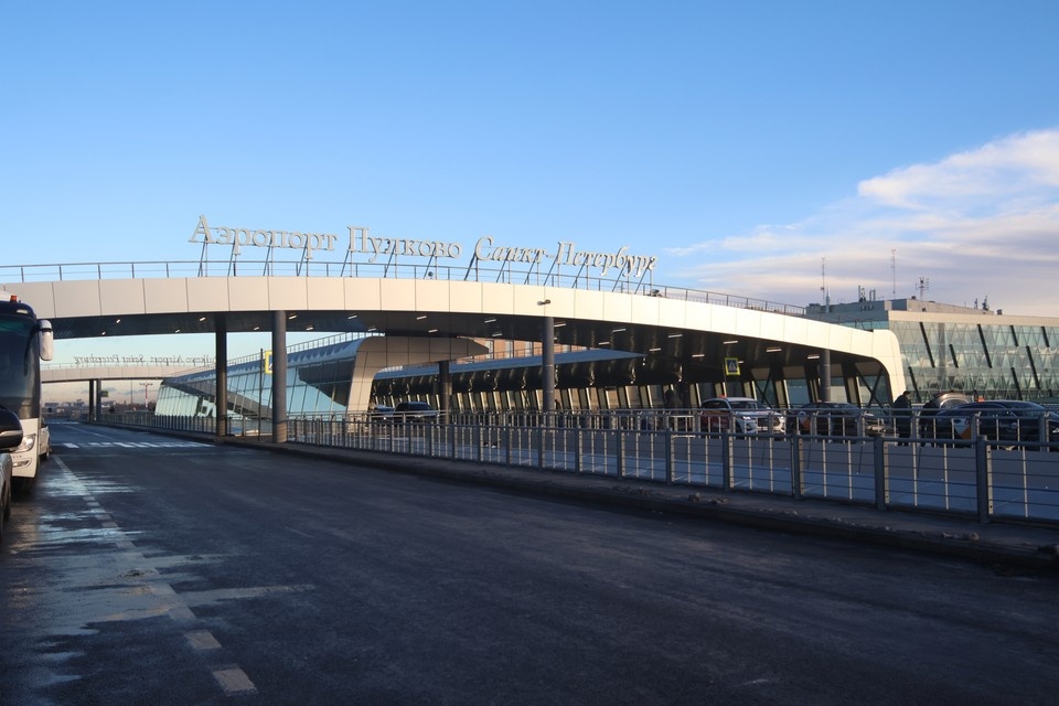    Петербуржцы не могут вернуться в Северную столицу из-за задержки борта. Вероника ОВСЯННИКОВА