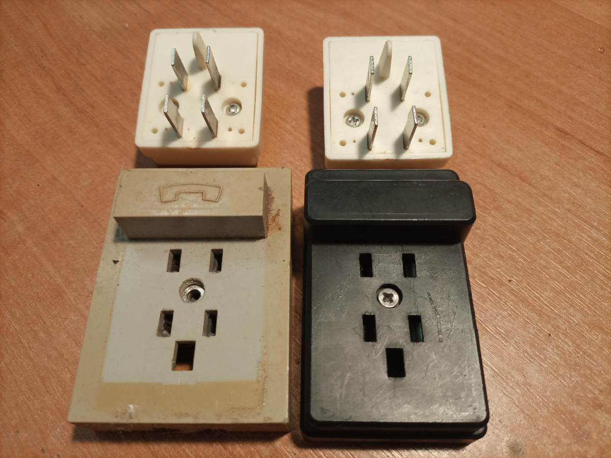 Розетки отдельно, вилки отдельно.