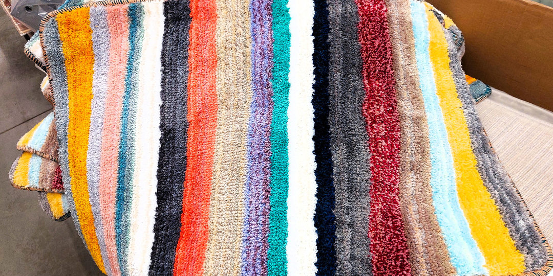 Спешу в Светофор, по низким ценам утепленная обувь, коврики и табуреты. Выбираю шпроты и шампиньоны. На ужин мясо в горшочке. Рецепт.