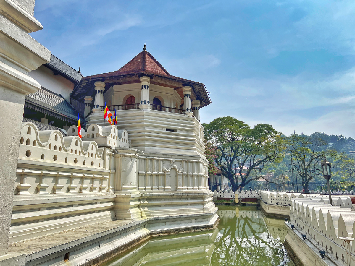 Храм Зуба Будды, Канди, Шри-Ланка. Фото автора 