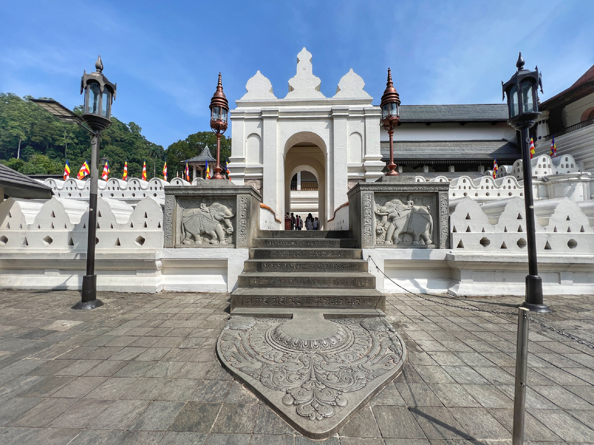 Храм Зуба Будды, Канди, Шри-Ланка. Фото автора 