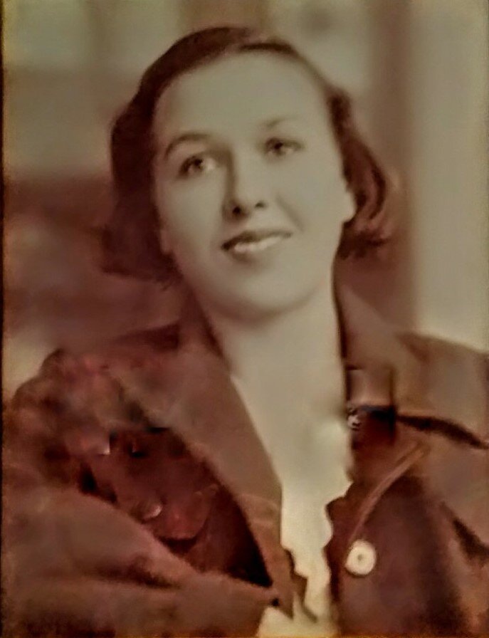 Янина Брунак - мама Николая Караченцова