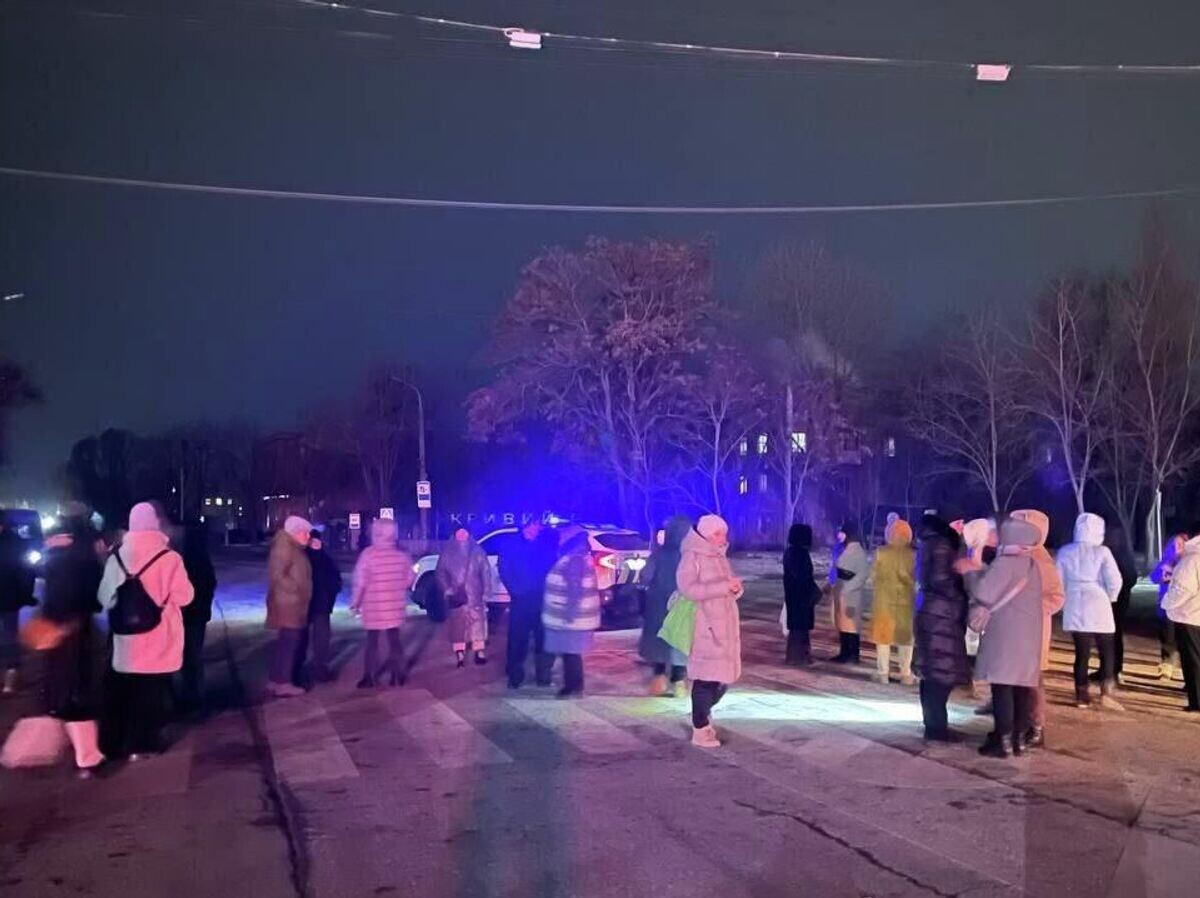    Жители города блокируют дорогу в Кривом Роге, Украина | © Фото : соцсети