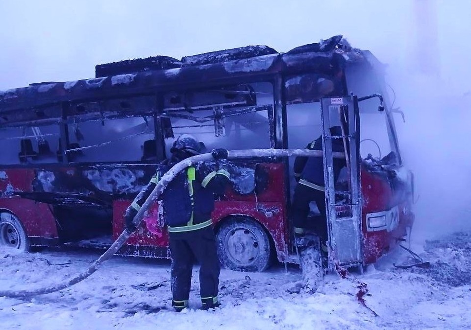    В Грайвороне от удара дрона ВСУ загорелся припаркованный автобус телеграм-канал Вячеслава Гладкова