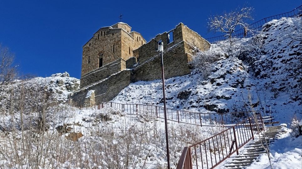 Небесная обитель: Шоанинский храм в горах Карачаево‑Черкесии.