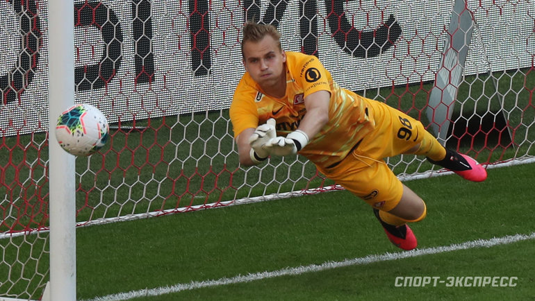 Вот так парень надо играть чтобы закрепится в основном составе!)))