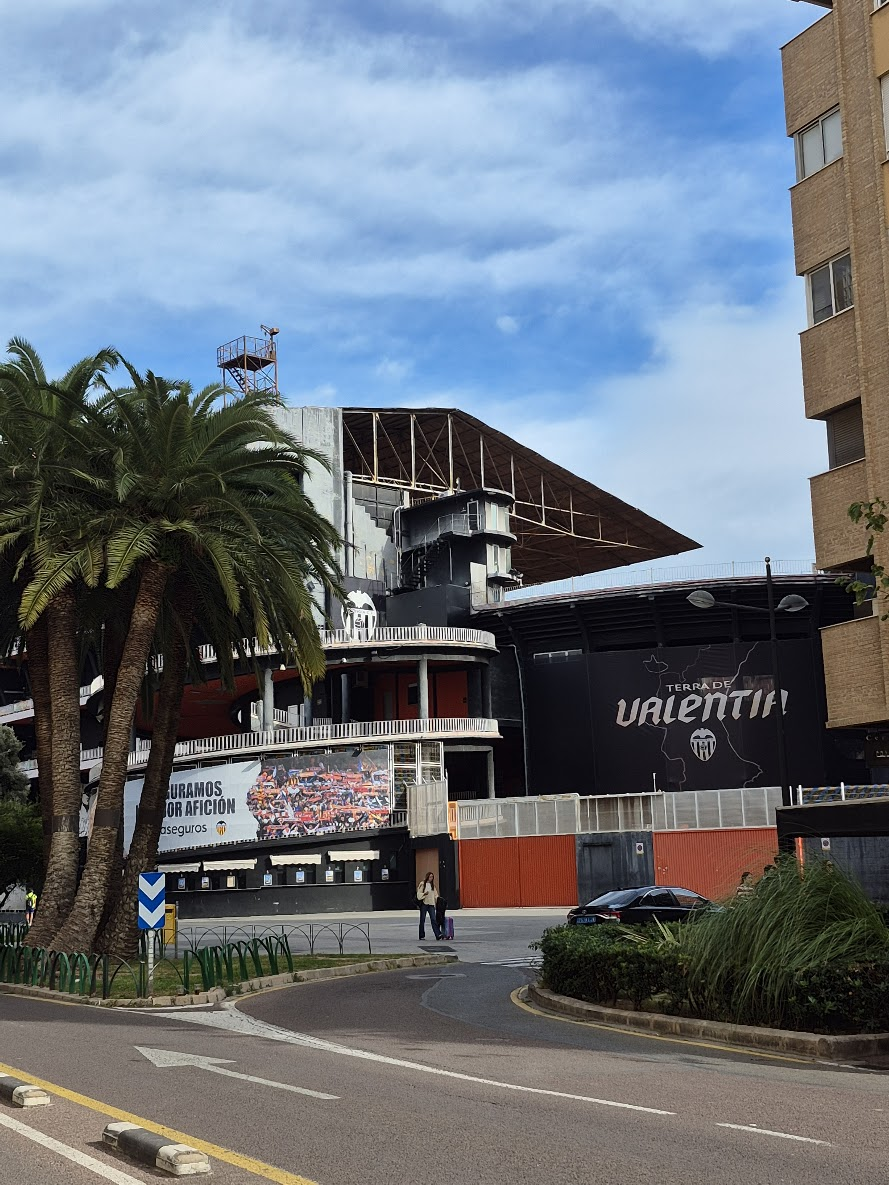 Это стадион Месталья