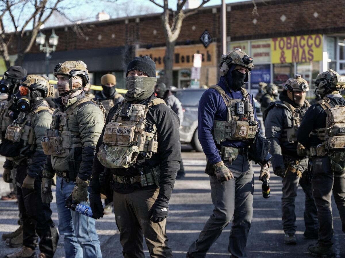    Федеральные агенты на месте перестрелки в Миннеаполисе, США. 24 января 2026 | © REUTERS / Tim Evans