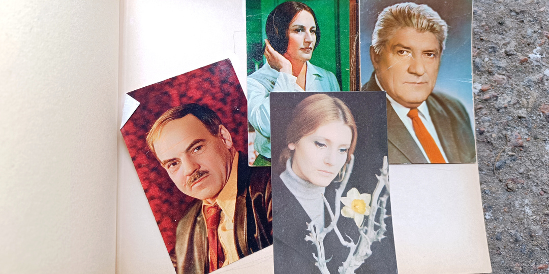 Сдали память за 6 рублей: спас из-под пресса альбом с советскими актерами, который выкинули как простой мусор