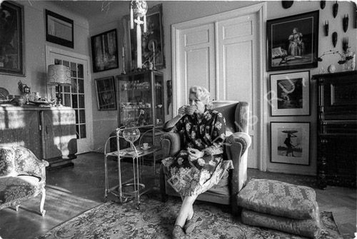Народная артистка СССР в своей квартире в Риге. Фото из архива "7 секретов"