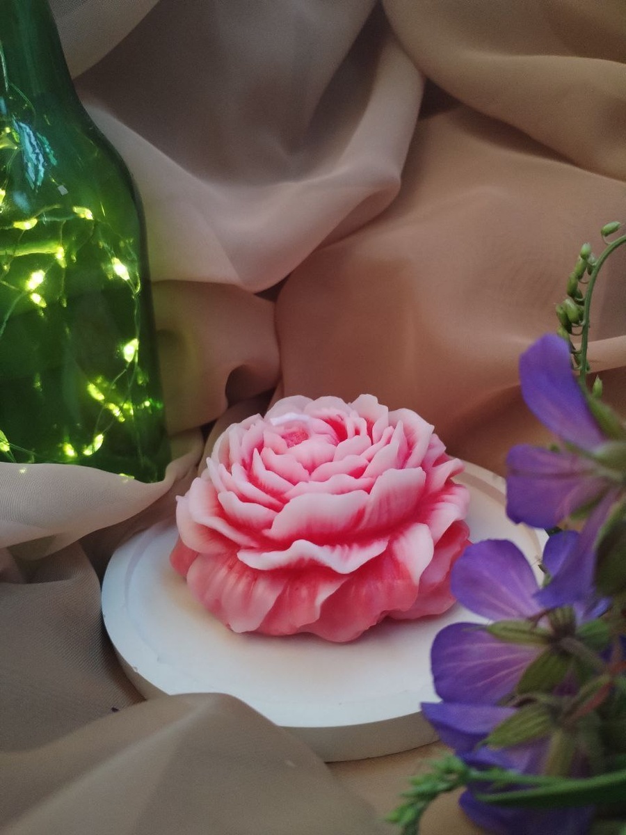 Формовая свеча "Пион". 