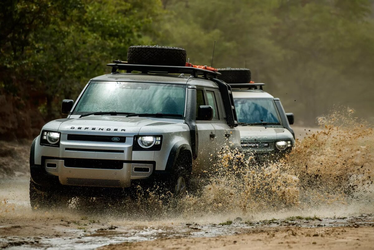 Land Rover Defender 110 V8: Лев в шерсти овцы 
