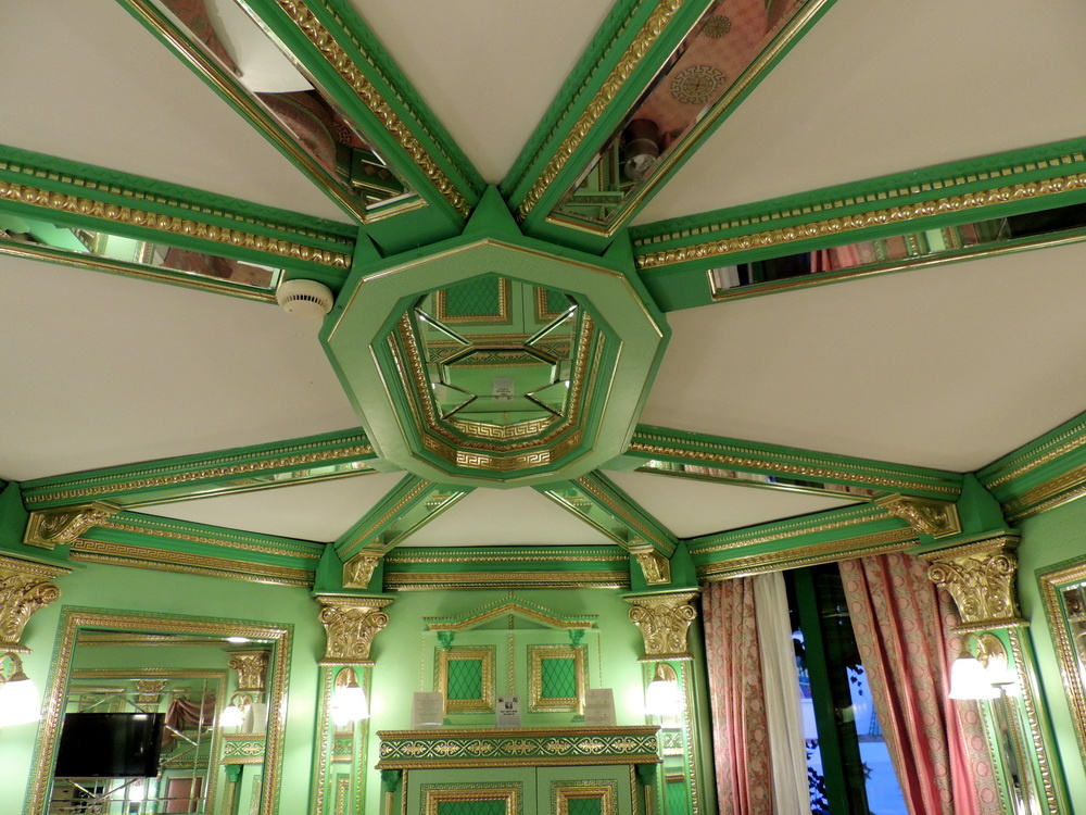 Шатёр в отеле