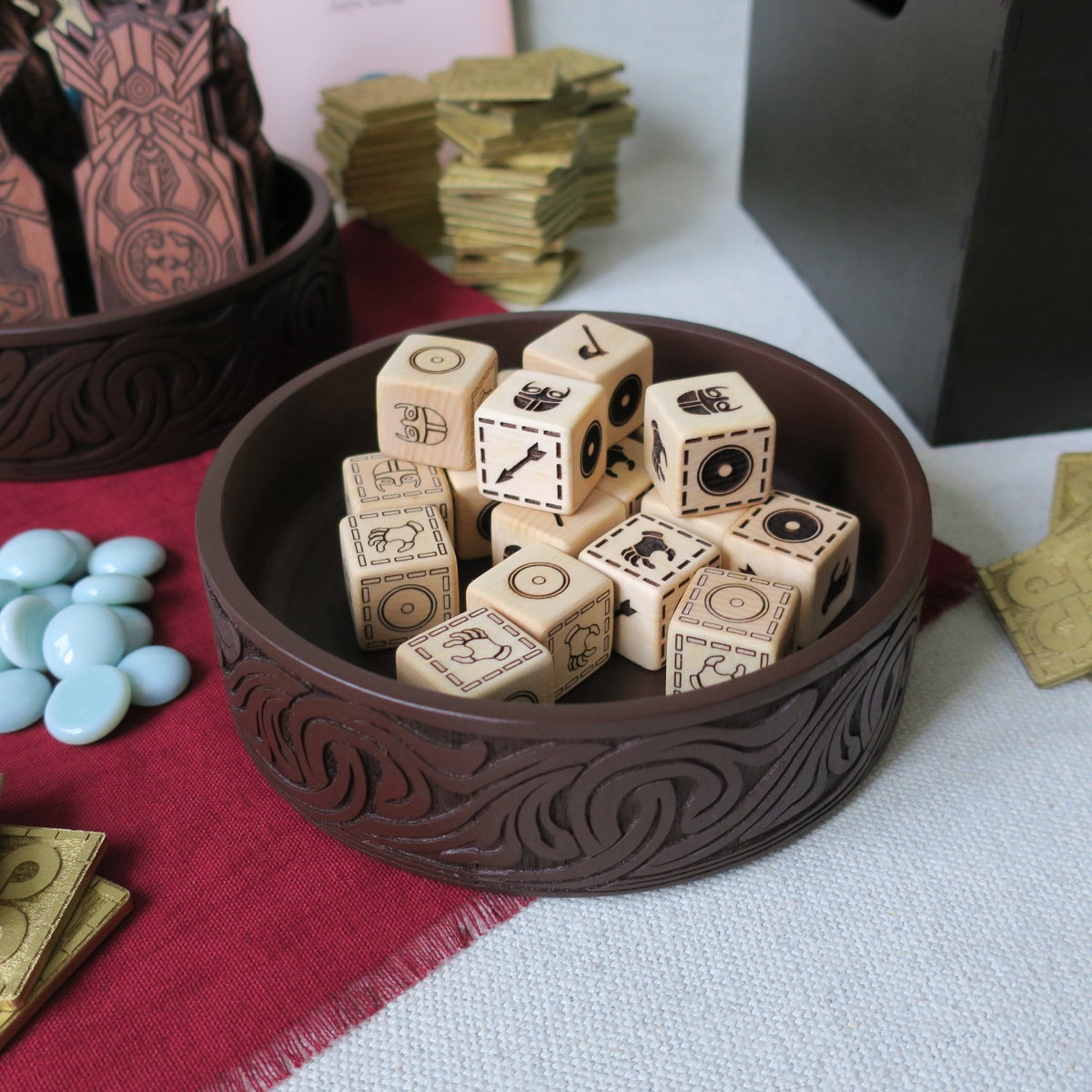 Чаши и кости для игры Орлог